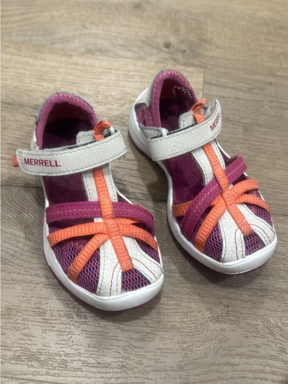 Merrell Kids' grey/coral Dragonfly sandal